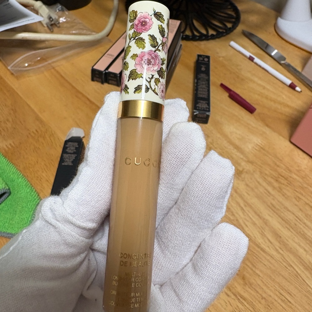 GUCCI Multi-Use Longwear Concealer Buildable Coverage ~PICK YOURS BNIB Authentic - Picture 6 of 9